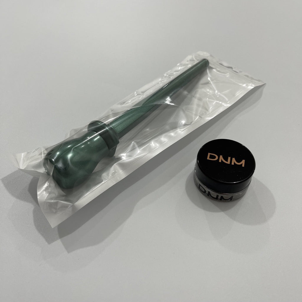 Silicone Eyeliner brush waterproof non-smudge eyeliner auxiliary tool eyeliner with black eyeliner cream